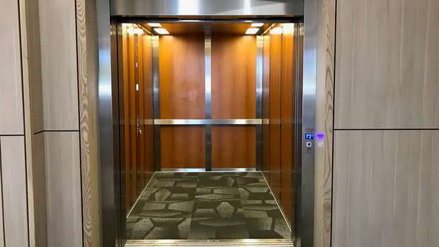 Passenger elevator